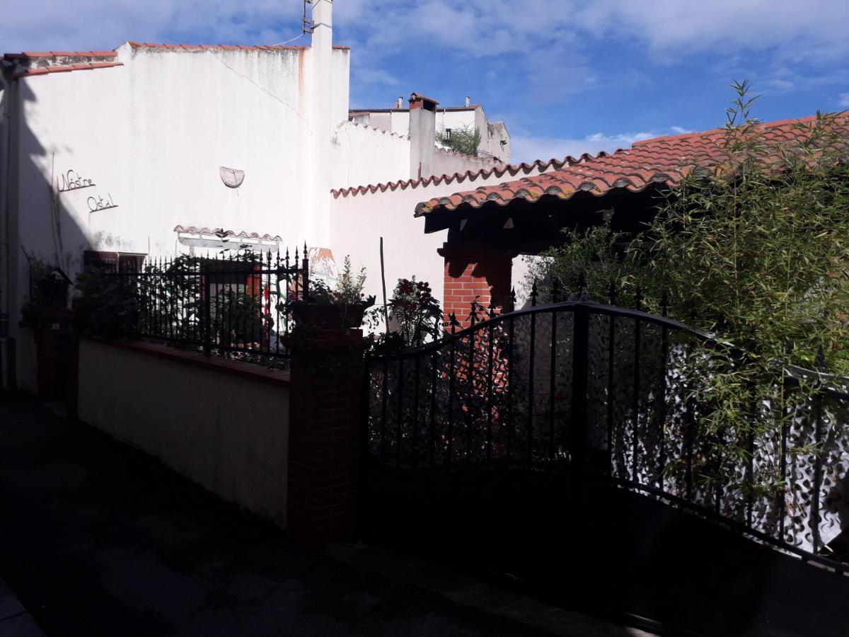 Chambres d hôtes familiales Chez Mémé Germaine Caramany Esterno foto